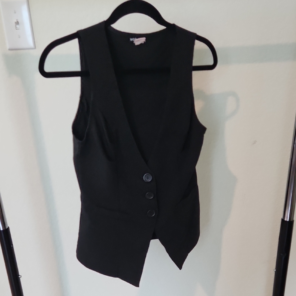 Wet Seal Black Sleeveless Vest Top